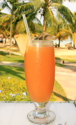 Caribbean rum punch