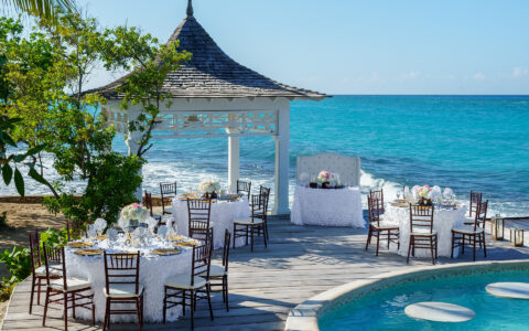 Couples Tower Isle: Private Island Weddings Venue